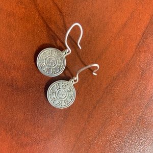 Me & Ro Authentic earrings